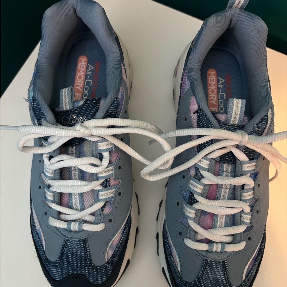 Skechers D’Lites Blue Pink and White Athletic Sneakers